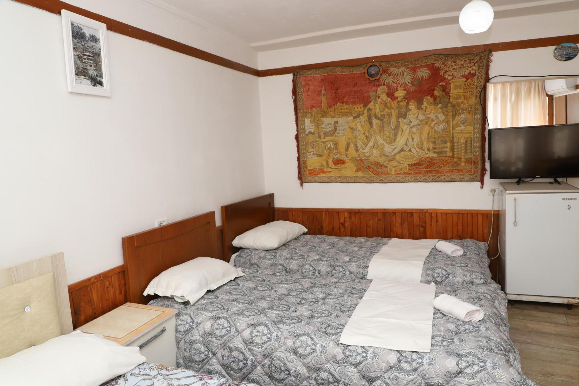 Elvi Aerd Apartment Berat Exterior photo